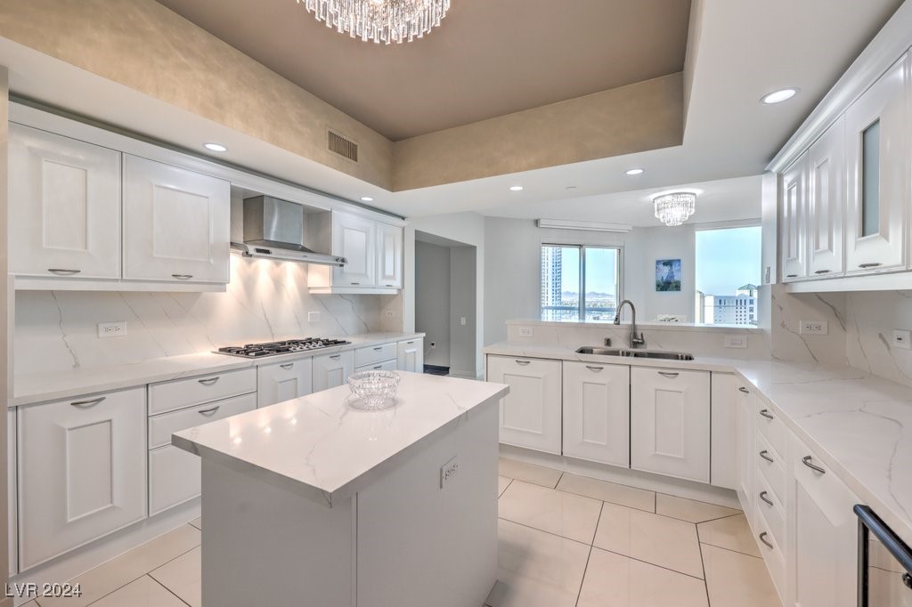 2777 Paradise Road, Unit 1502 Las Vegas, NV 89109 - Photo 9 of 56 Freshly remodeled kitchen