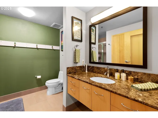 $335,000 | 1221 Southwest 10th Avenue, Unit 809, Portland, OR 97205