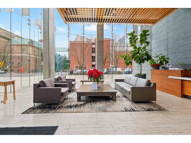 $335,000 | 1221 Southwest 10th Avenue, Unit 809, Portland, OR 97205