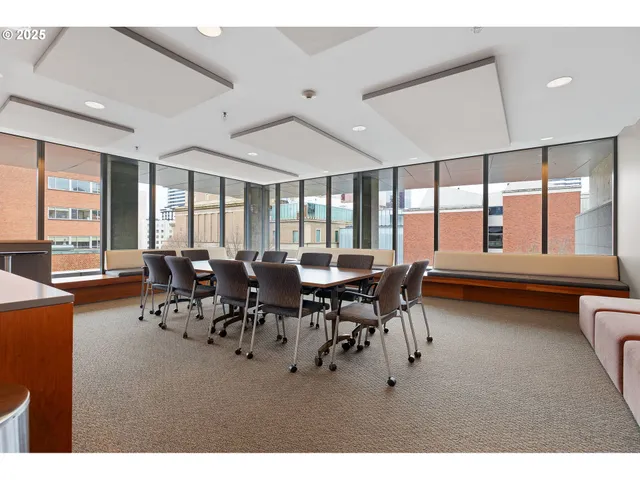 $335,000 | 1221 Southwest 10th Avenue, Unit 809, Portland, OR 97205