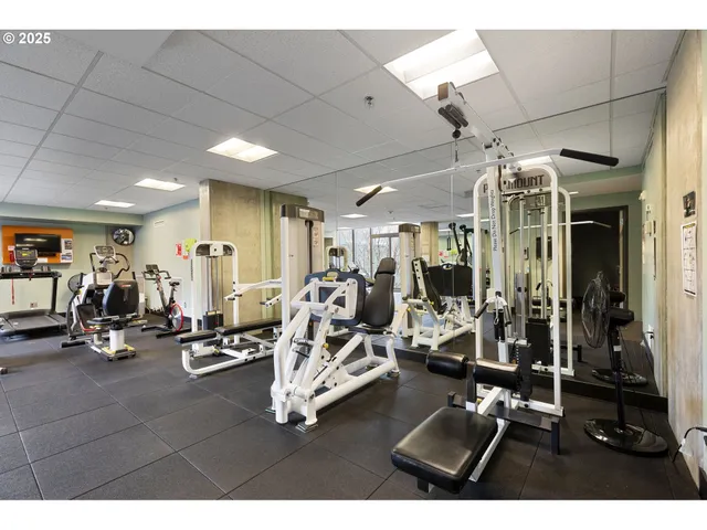 $335,000 | 1221 Southwest 10th Avenue, Unit 809, Portland, OR 97205