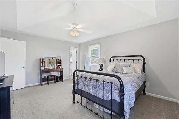 $384,900 | 6470 Southeast Horseshoe Drive, Holt, MO 64048