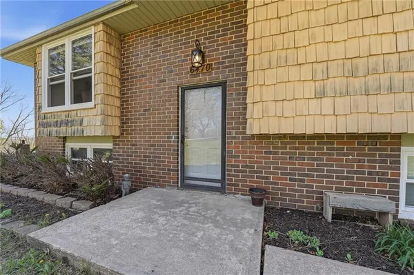 $384,900 | 6470 Southeast Horseshoe Drive, Holt, MO 64048