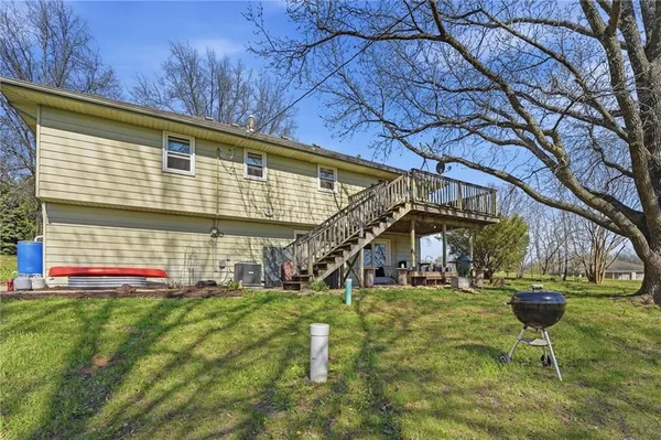 $384,900 | 6470 Southeast Horseshoe Drive, Holt, MO 64048