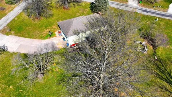 $384,900 | 6470 Southeast Horseshoe Drive, Holt, MO 64048