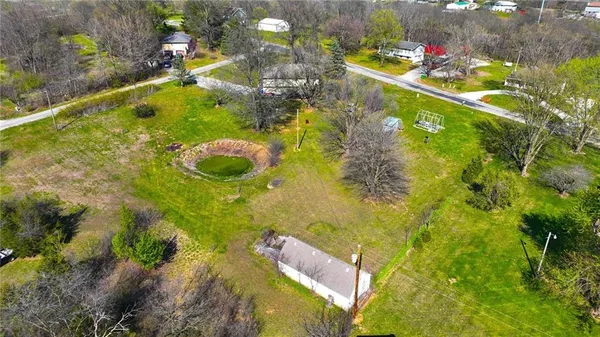 $384,900 | 6470 Southeast Horseshoe Drive, Holt, MO 64048