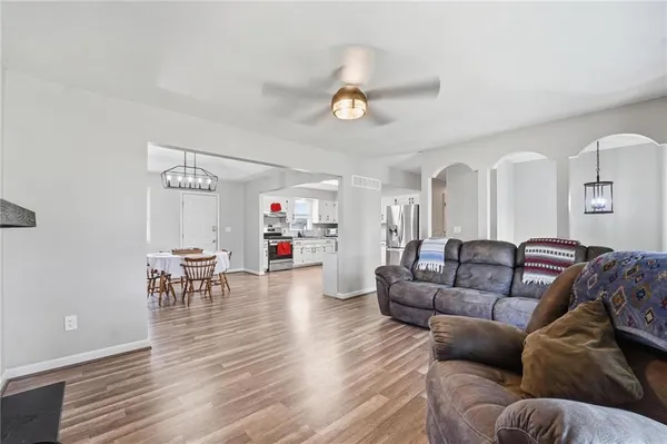 $384,900 | 6470 Southeast Horseshoe Drive, Holt, MO 64048