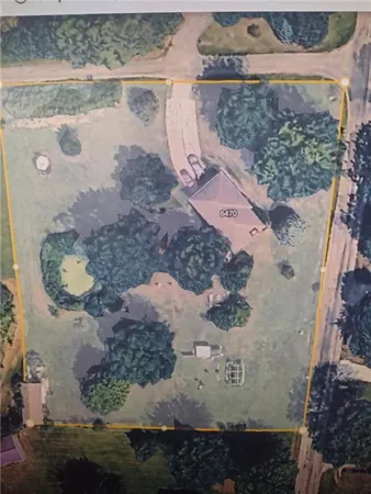 $384,900 | 6470 Southeast Horseshoe Drive, Holt, MO 64048