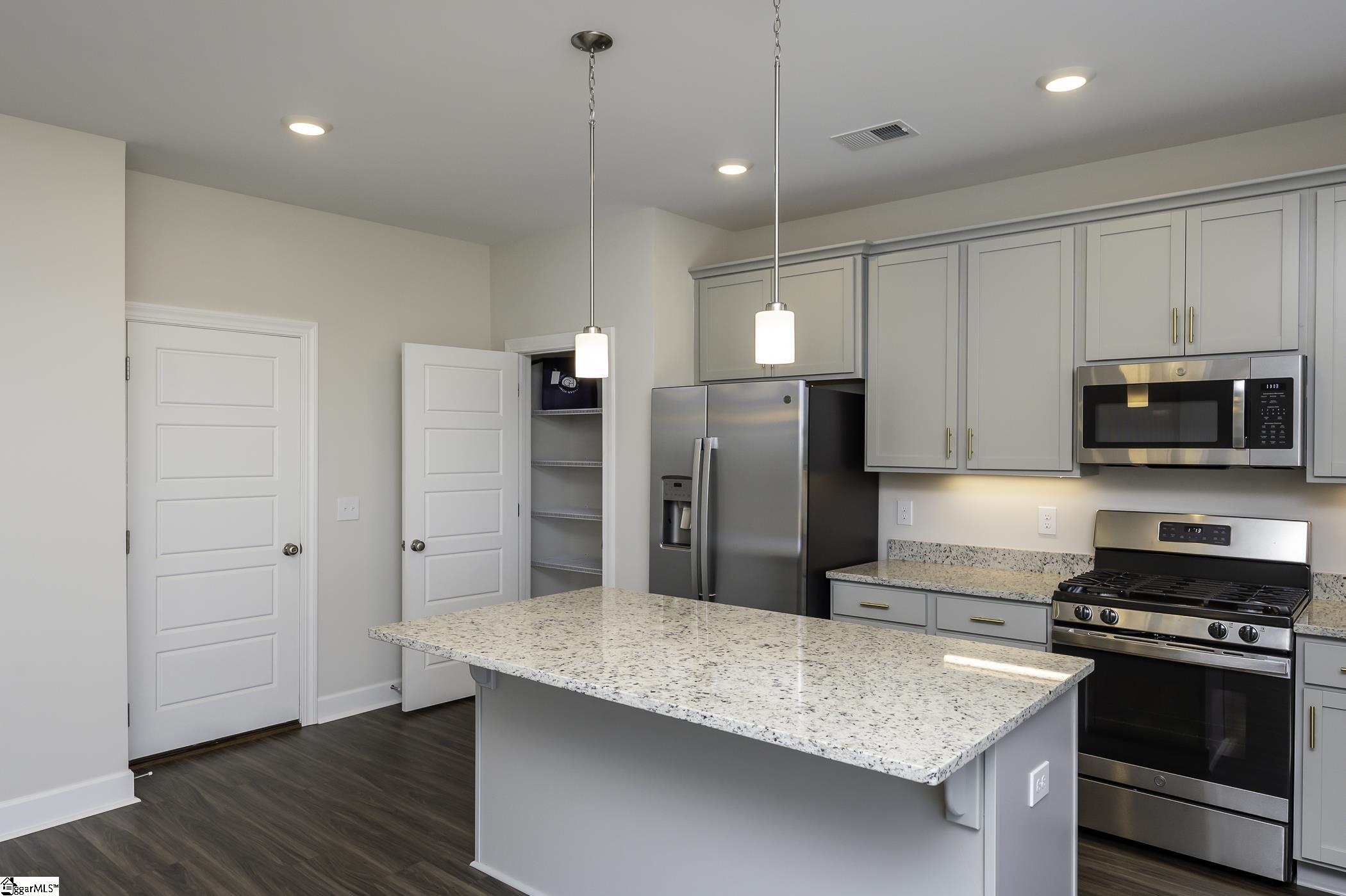 10 Callen Oak Way Greenville, SC 29607 - Photo 3 of 28 Gallery Image 3