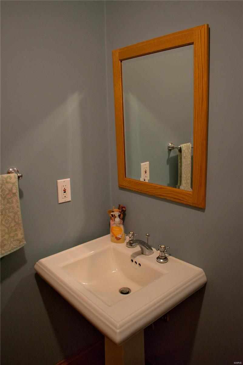 318 West 3rd Street Waterloo, IL 62298 - Photo 11 of 50