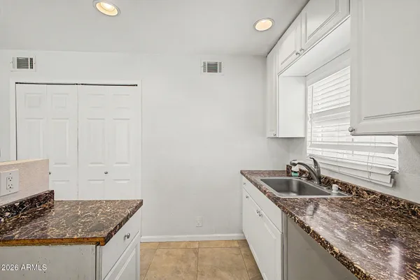 $199,900 | 286 West Palomino Drive, Unit 17, Chandler, AZ 85225