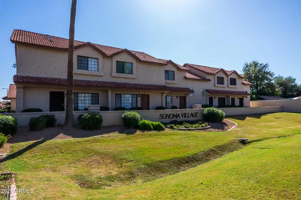 $199,900 | 286 West Palomino Drive, Unit 17, Chandler, AZ 85225