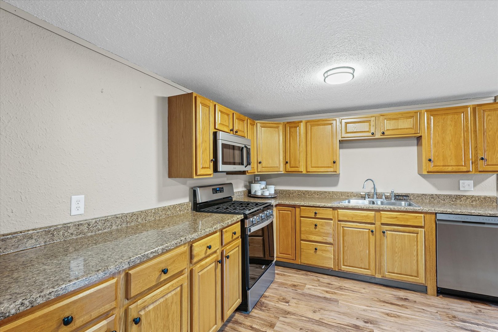 1910 Adams Street Tilton, IL 61833 - Photo 12 of 26