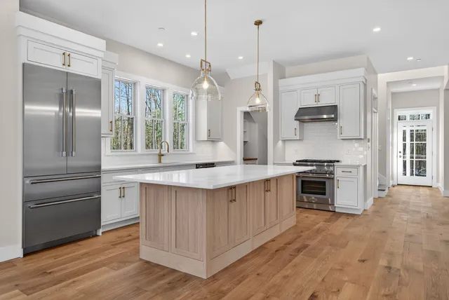 $1,798,000 | 9 Acorn Avenue, Kennebunkport, ME 04046