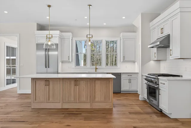 $1,798,000 | 9 Acorn Avenue, Kennebunkport, ME 04046