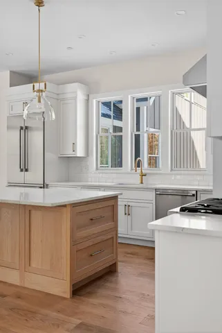 $1,798,000 | 9 Acorn Avenue, Kennebunkport, ME 04046