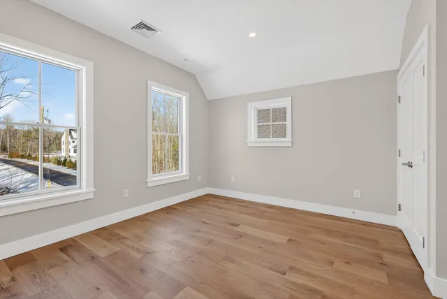 $1,798,000 | 9 Acorn Avenue, Kennebunkport, ME 04046