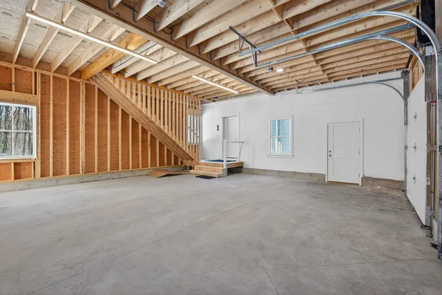 $1,798,000 | 9 Acorn Avenue, Kennebunkport, ME 04046