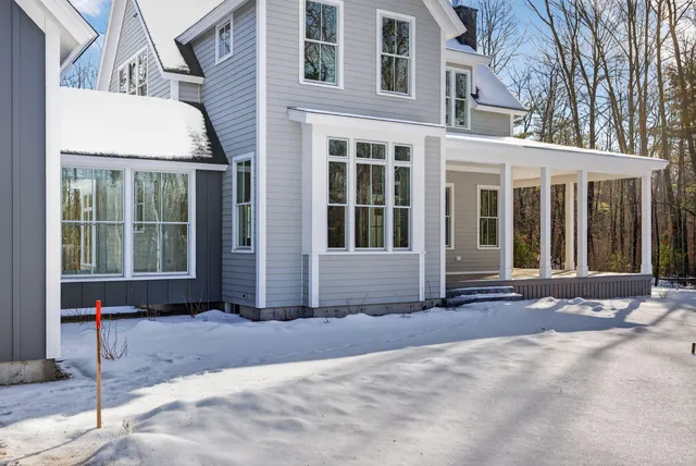 $1,798,000 | 9 Acorn Avenue, Kennebunkport, ME 04046