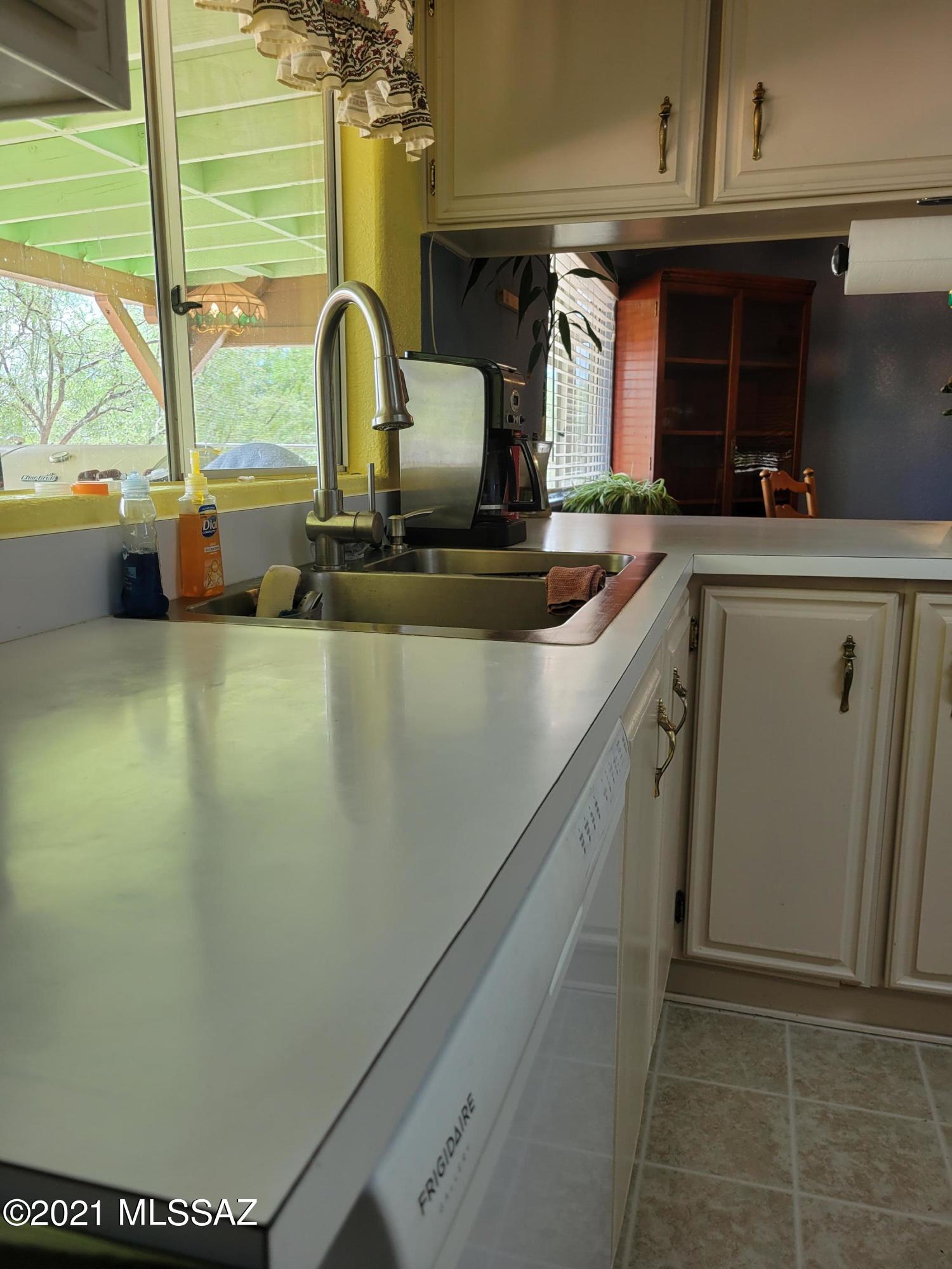 16211 North Silverthorn Road Tucson, AZ 85739 - Photo 21 of 36