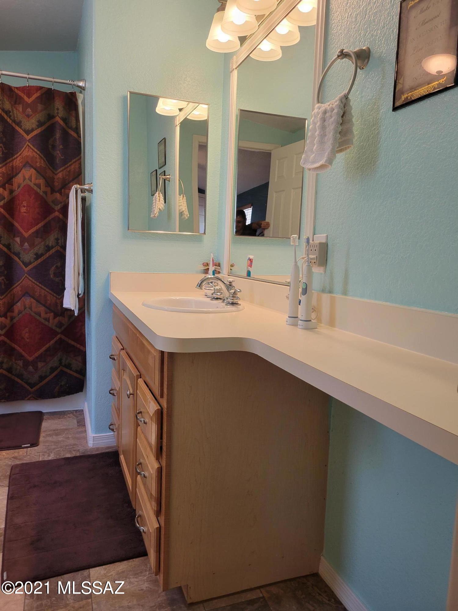 16211 North Silverthorn Road Tucson, AZ 85739 - Photo 28 of 36