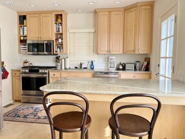5130 High Ridge Road Gearhart, OR 97138 - Photo 12 of 26 Kitchen