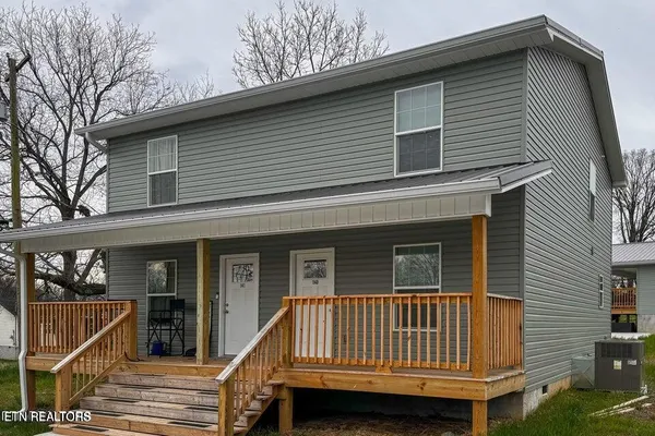 $349,000 | 141-143 Oak Street, Athens, TN 37303