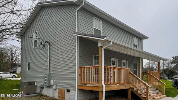 $349,000 | 141-143 Oak Street, Athens, TN 37303