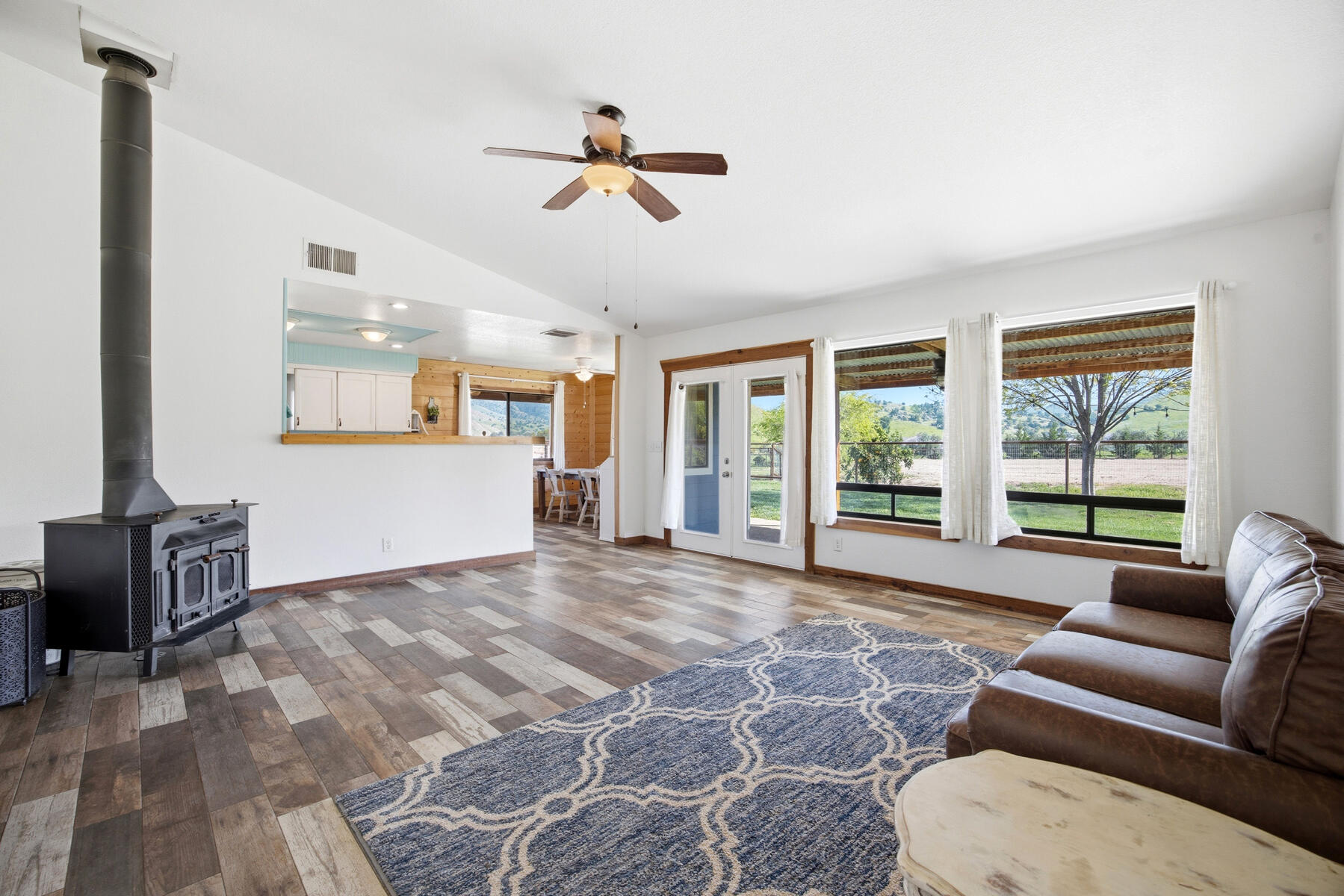 31393 Dahlem Drive Exeter, CA 93221 - Photo 8 of 79 08 - Livingroom (1)
