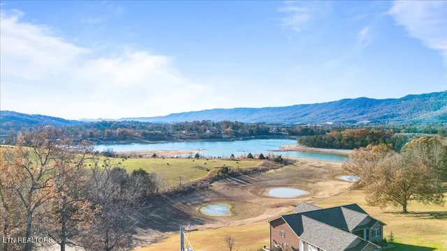 $79,500 | 900 Powell Valley Shores Circle, Speedwell, TN 37870