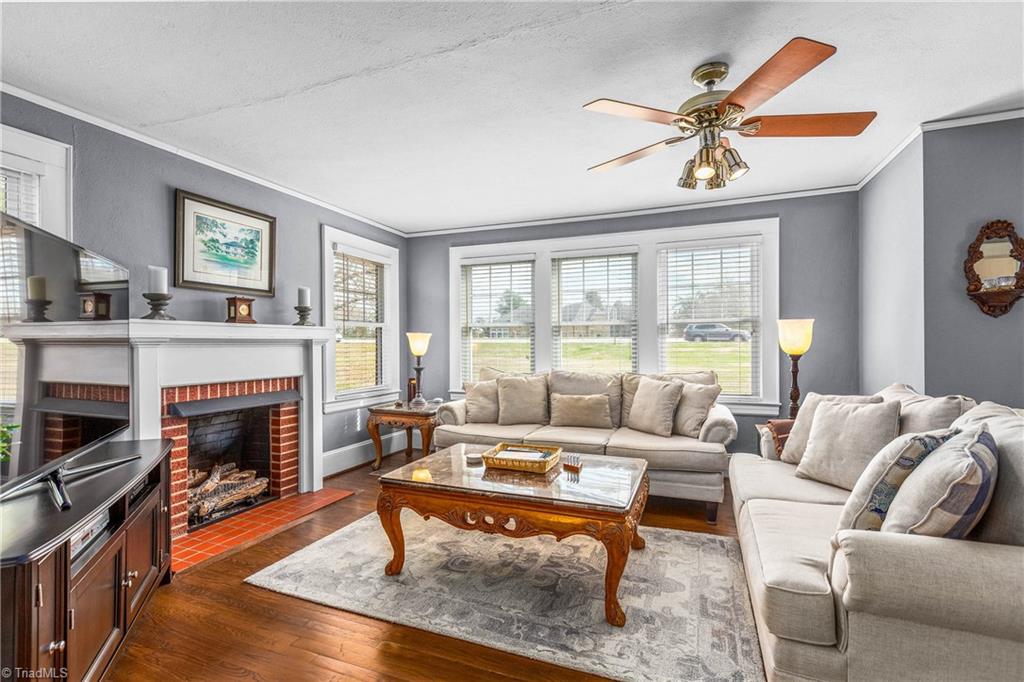 1916 Guilford College Road Jamestown, NC 27282 - Photo 7 of 26