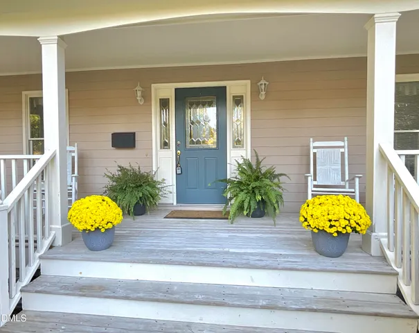 a view of a entryway