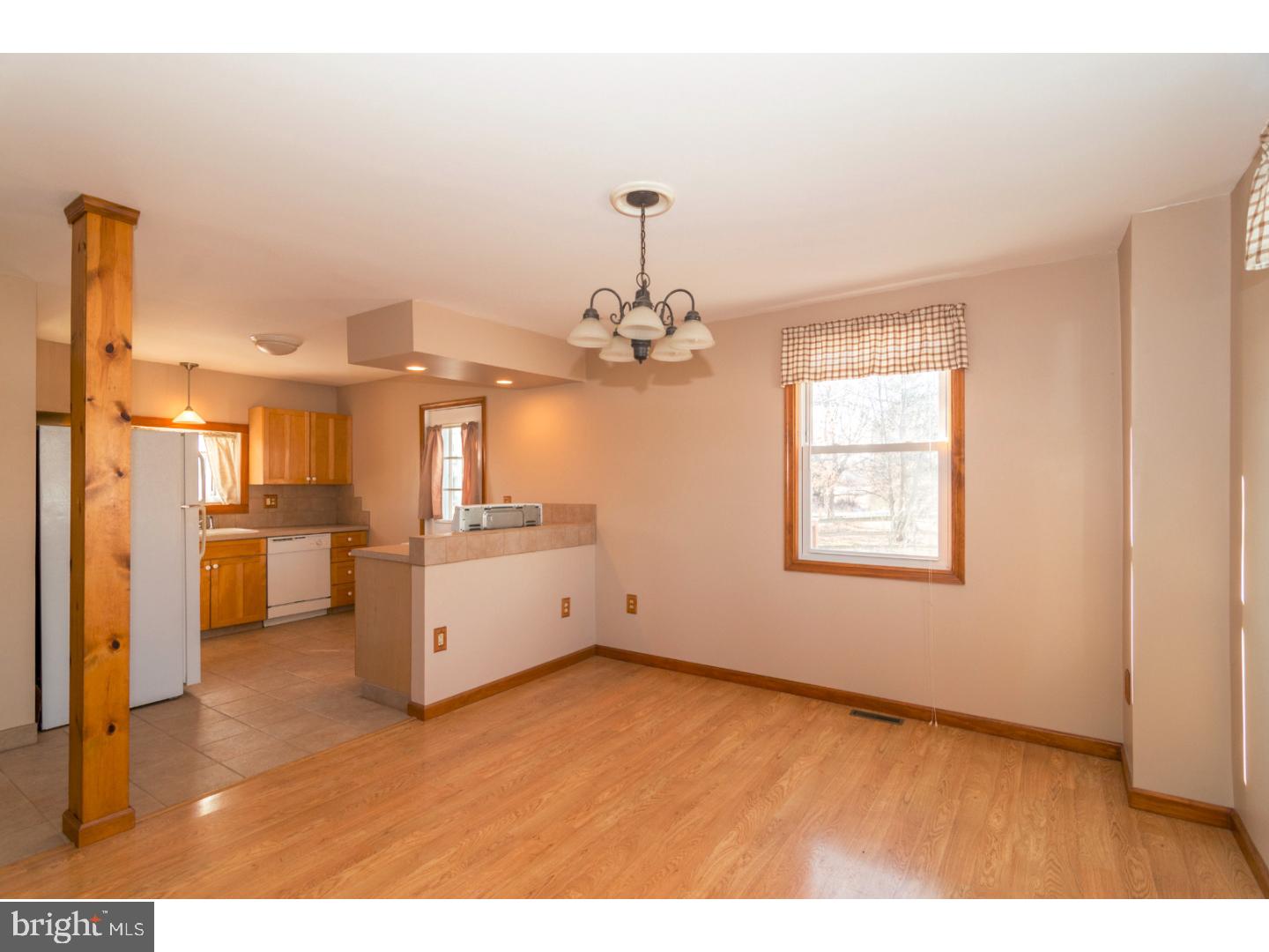 2131 Bedminster Road Perkasie, PA 18944 - Photo 4 of 16 Dining Room