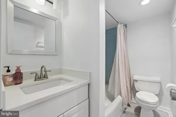 $2,300 | 4501 Arlington Boulevard, Unit 729, Arlington, VA 22203