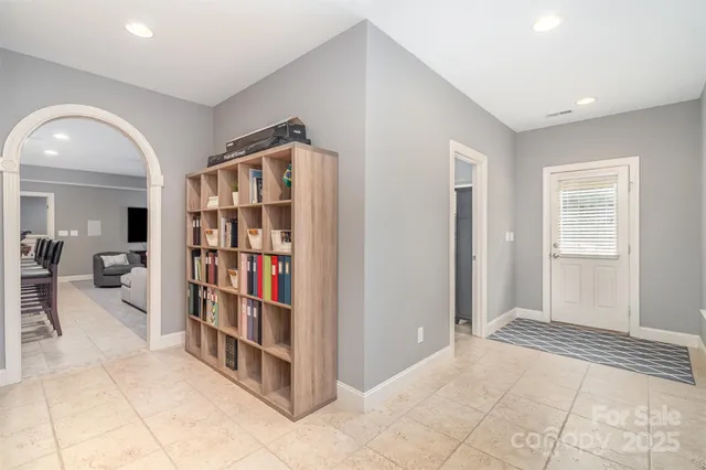 a view of an entryway with workspace