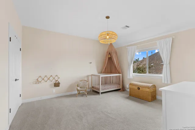 a view of livingroom with furniture