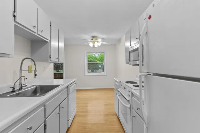 $99,900 | 10113 West 34th Street, Unit 105, Minnetonka, MN 55305