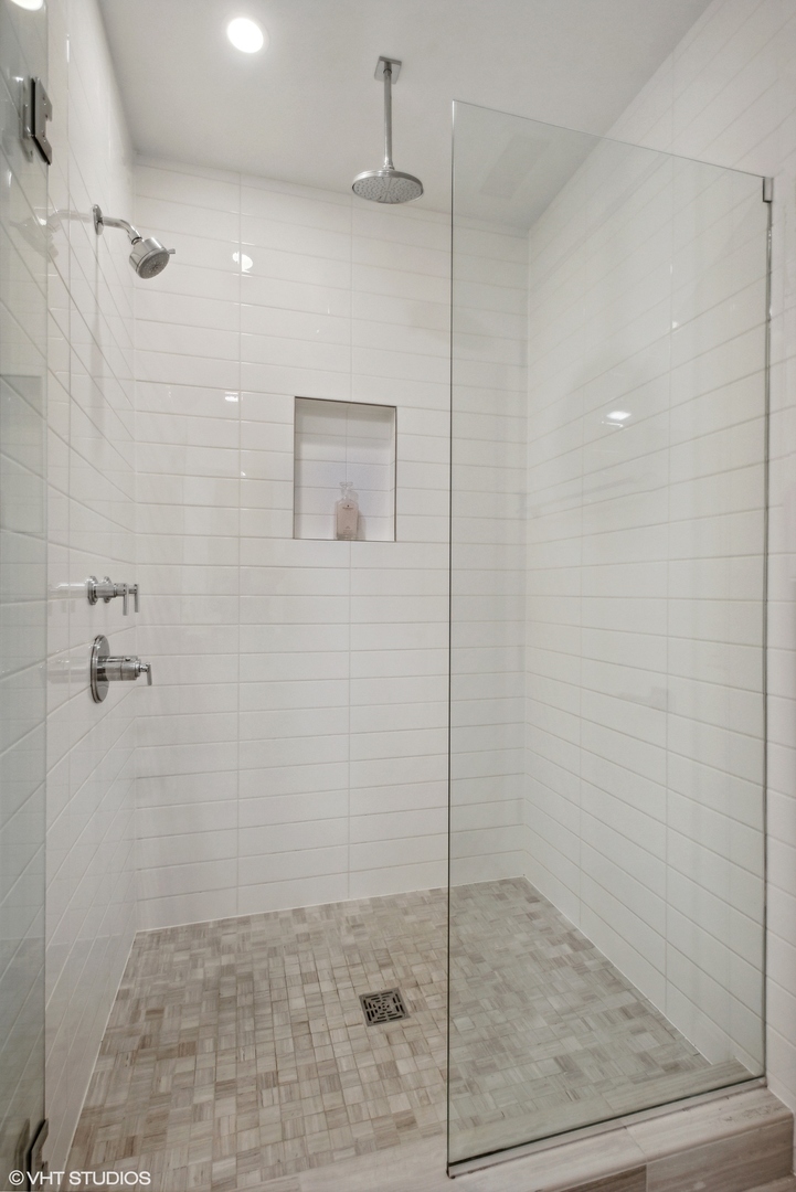 36 North Carpenter Street, Unit 2N Chicago, IL 60607 - Photo 22 of 25 a bathroom with a shower