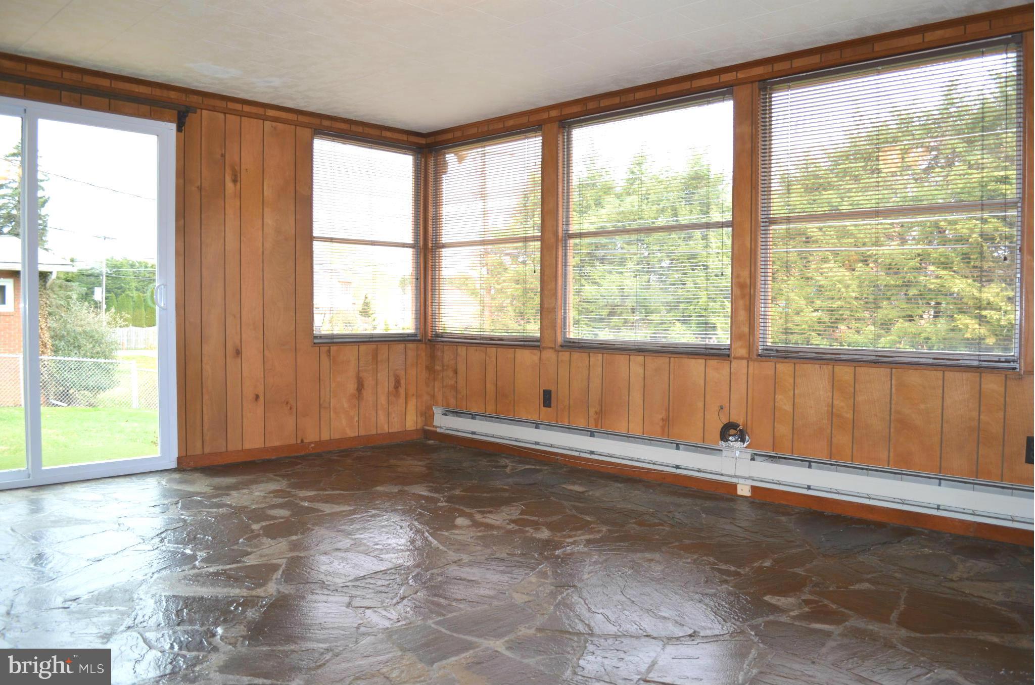 18804 Rolling Road Hagerstown, MD 21742 - Photo 22 of 25 Spacious Sun Room
