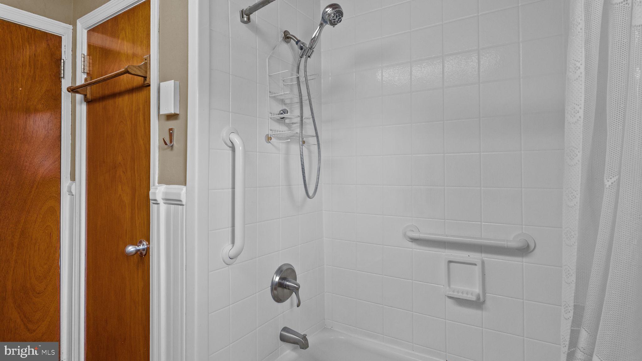 69 Crooked Billet Road Hatboro, PA 19040 - Photo 21 of 33 a bathroom with a shower