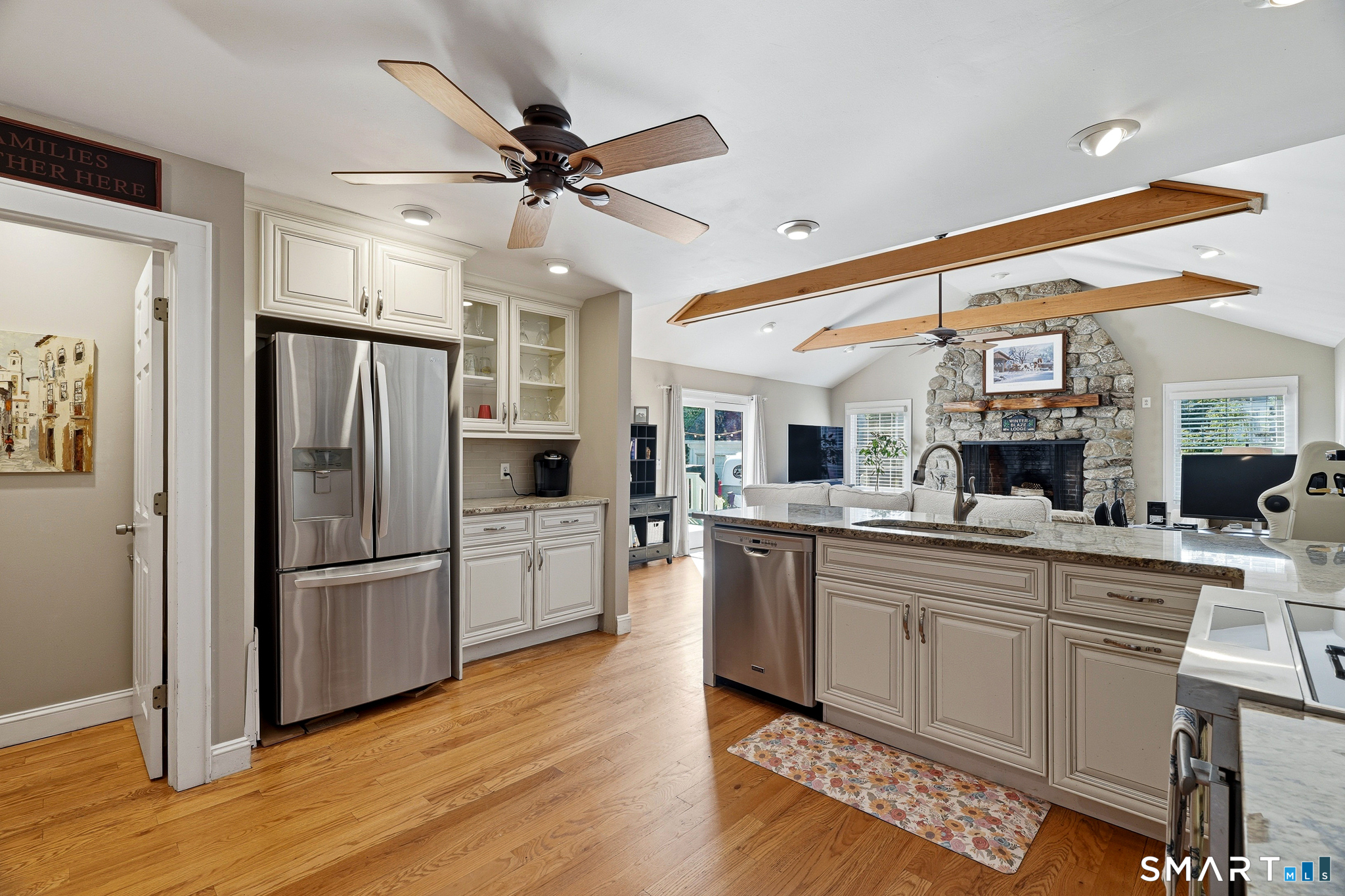 313 Old Post Road Fairfield, CT 06824 - Photo 23 of 40
