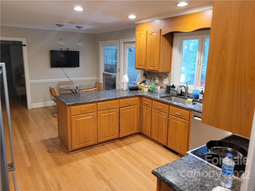 5324 Hillingdon Road Charlotte, NC 28226 - Photo 3 of 21 Gallery Image 3