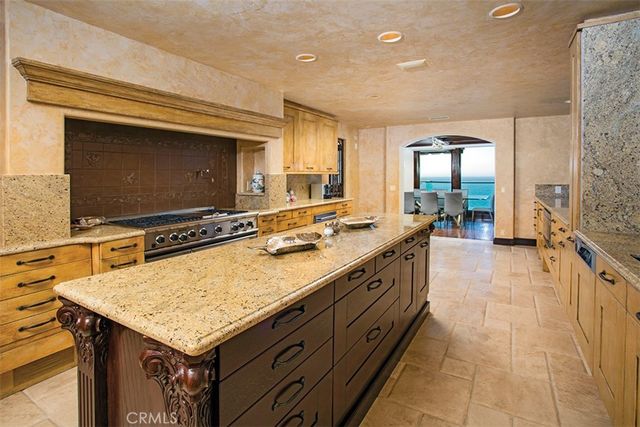 $12,800,000 | 31721 Seacliff Drive, Laguna Beach, CA 92651