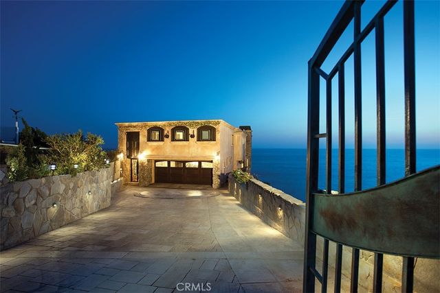 $12,800,000 | 31721 Seacliff Drive, Laguna Beach, CA 92651