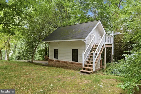 $2,100,000 | 710 Live Oak Drive, McLean, VA 22101