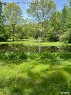$300,000 | 13252 Dixie Highway, Holly, MI 48442