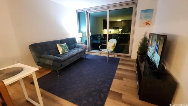 $3,300 | 1515 Liona Street, Unit 1306, Honolulu, HI 96814