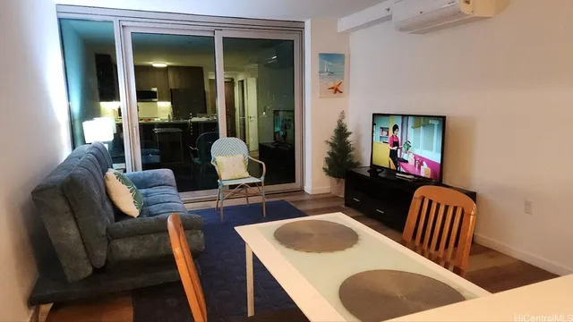 $3,300 | 1515 Liona Street, Unit 1306, Honolulu, HI 96814