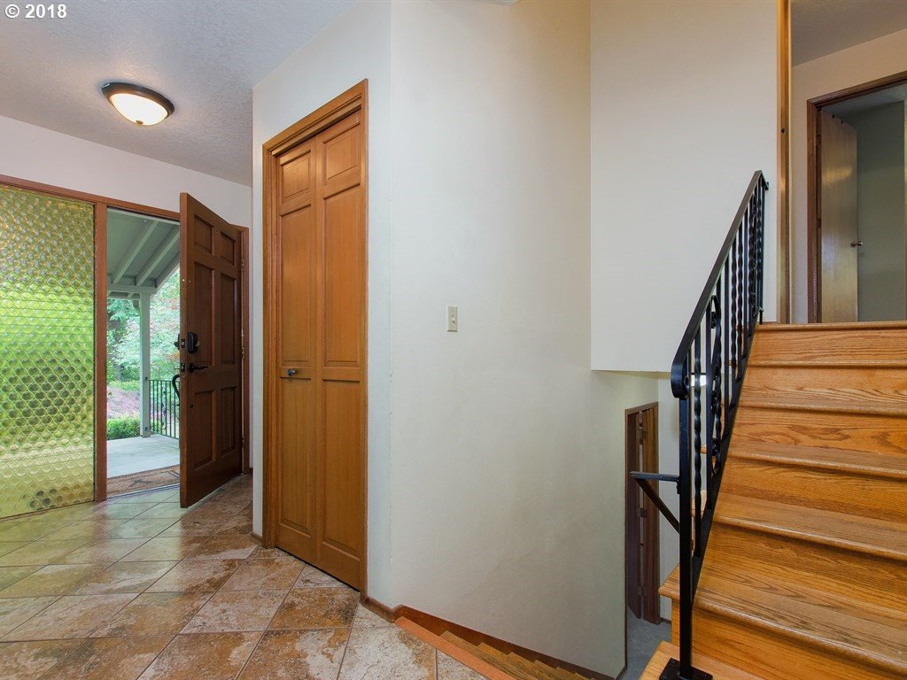 15165 Southwest Bull Mountain Road Tigard, OR 97224 - Photo 4 of 32 Gallery Image 4