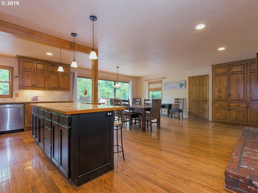 15165 Southwest Bull Mountain Road Tigard, OR 97224 - Photo 6 of 32 Gallery Image 6